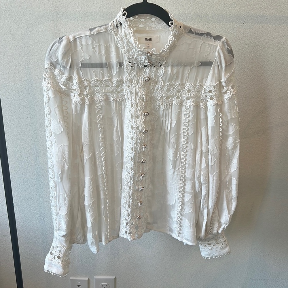 RAHI lace top